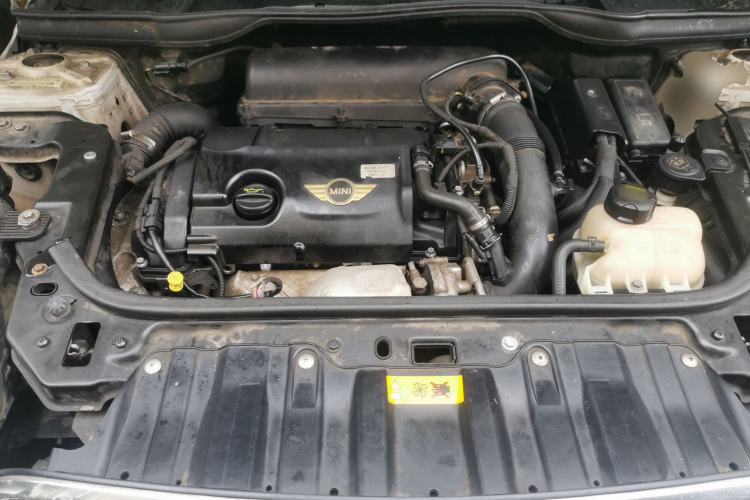 Used MINI Countryman 2014 1.6T COOPER ALL4 Fun Engine Bay