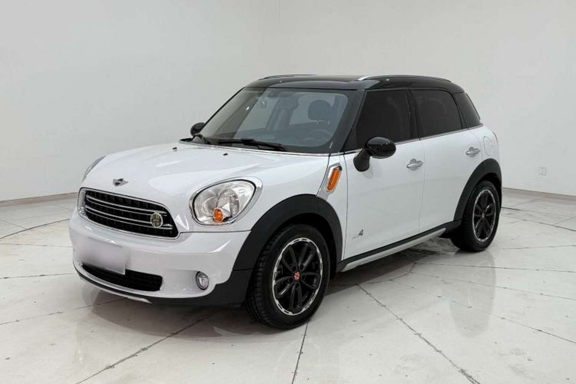 Used MINI Countryman 2014 1.6T COOPER ALL4 Fun Front Left 45 Deg