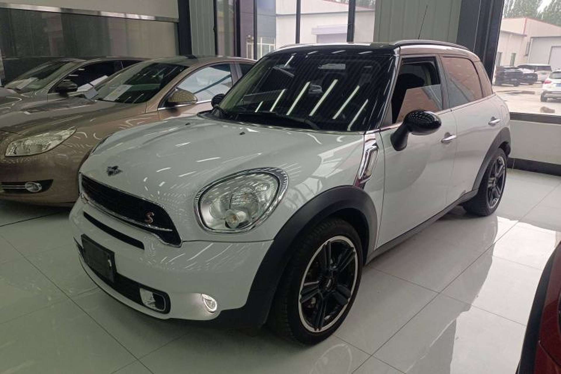 Used MINI Countryman 2014 1.6T COOPER S Front Left 45 Deg