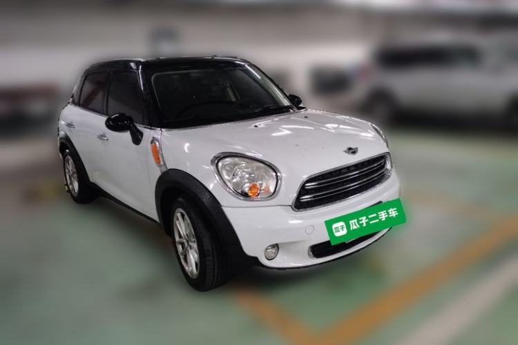 Used MINI Countryman 2014 1.6L COOPER Fun Front Right 45 Deg