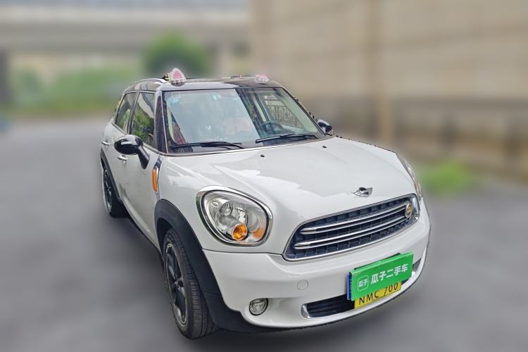 Used MINI Countryman 2014 1.6L COOPER Fun Front Right 45 Deg