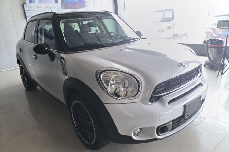 Used MINI Countryman 2014 1.6T COOPER S Front Right 45 Deg