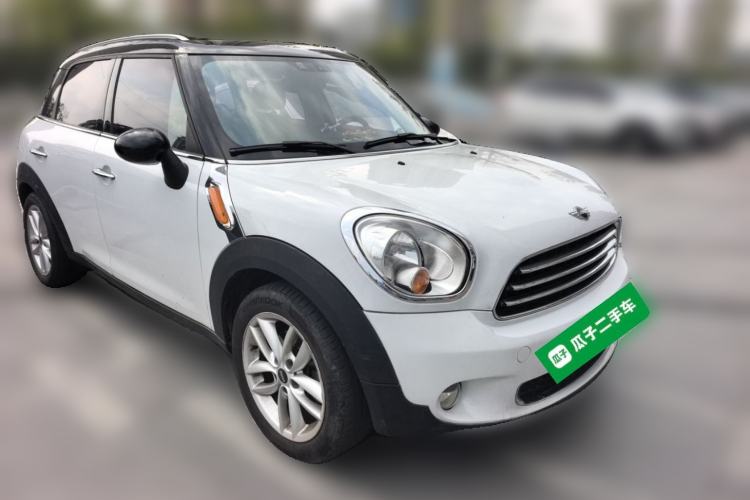 Used MINI Countryman 2014 1.6L COOPER Fun Front Right 45 Deg