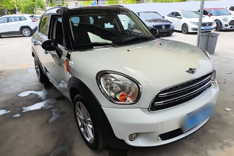 Used MINI Countryman 2014 1.6L COOPER Fun Front Right 45 Deg