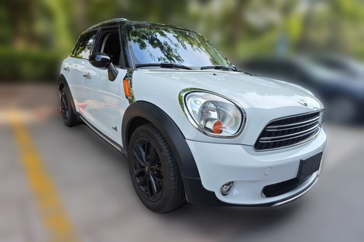 Used MINI Countryman 2014 1.6T COOPER ALL4 Fun Front Right 45 Deg
