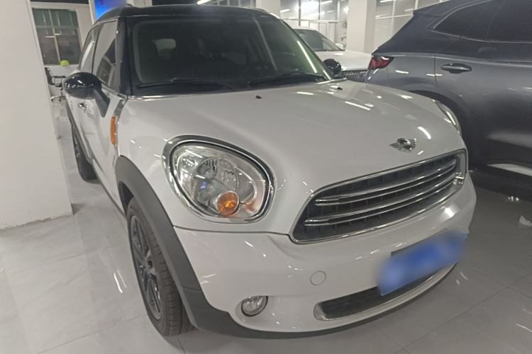 Used MINI Countryman 2014 1.6L COOPER Fun Front Right 45 Deg