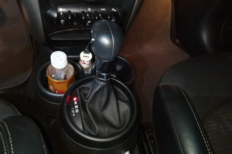 Used MINI Countryman 2014 1.6L COOPER Fun Gear Lever
