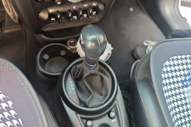 Used MINI Countryman 2014 1.6T COOPER S Gear Lever