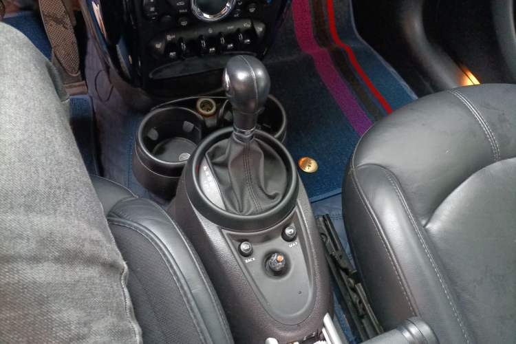 Used MINI Countryman 2014 1.6L COOPER Excitement Gear Lever