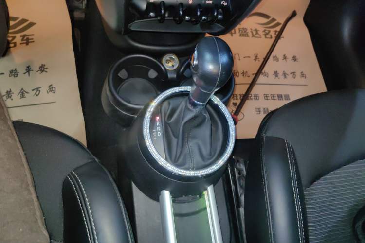 Used MINI Countryman 2014 1.6L COOPER Fun Gear Lever