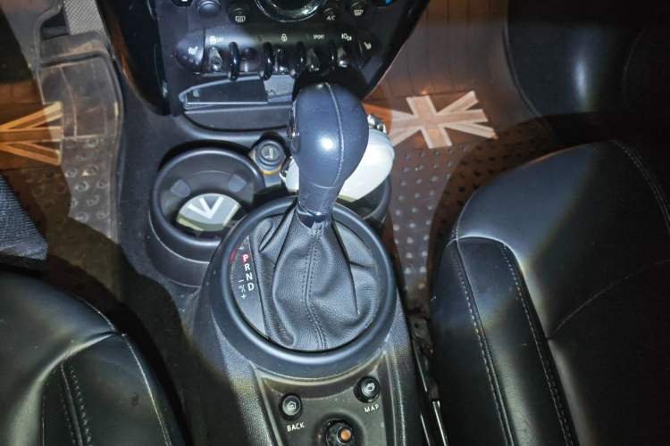 Used MINI Countryman 2014 1.6T COOPER ALL4 Excitement Gear Lever