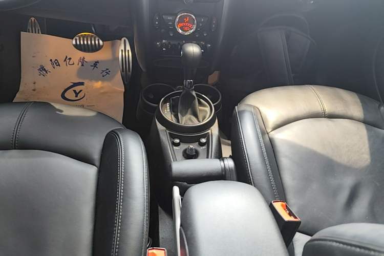 Used MINI Countryman 2014 1.6T COOPER S ALL4 Gear Lever
