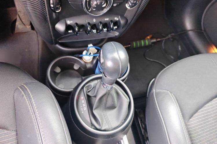 Used MINI Countryman 2014 1.6L COOPER Fun Gear Lever