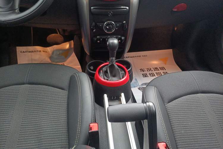 Used MINI Countryman 2014 1.6T COOPER ALL4 Fun Gear Lever