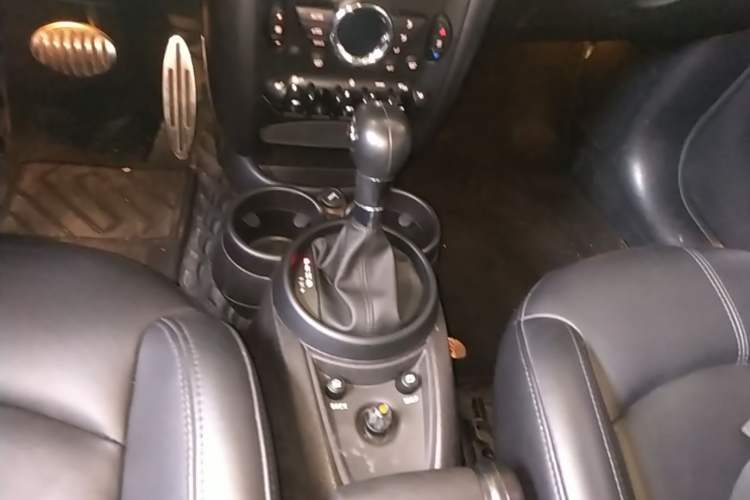 Used MINI Countryman 2014 1.6T COOPER S ALL4 Gear Lever