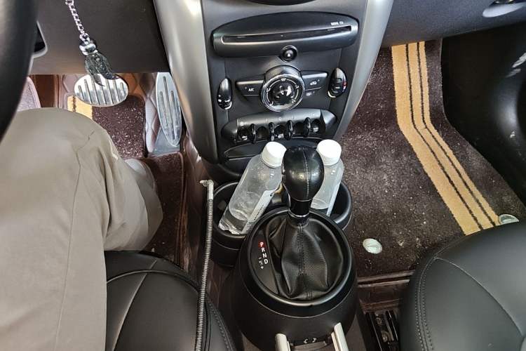 Used MINI Countryman 2014 1.6L ONE Gear Lever