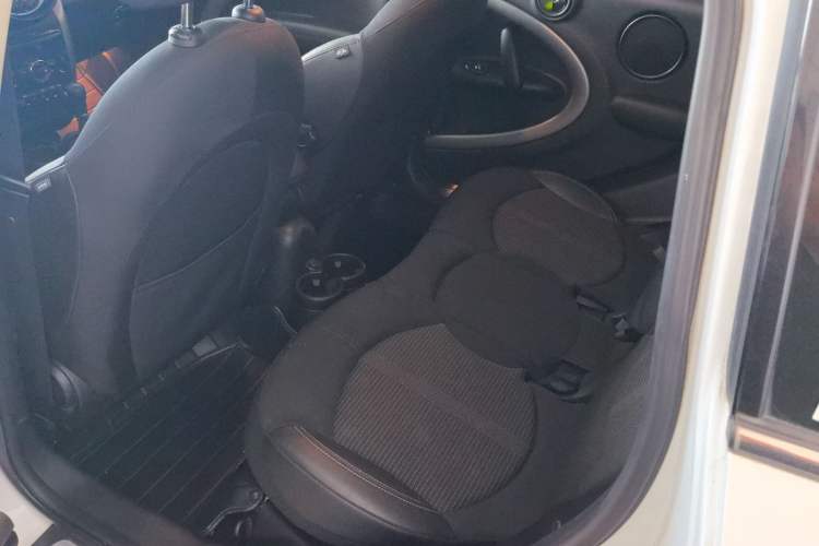 Used MINI Countryman 2014 1.6T COOPER ALL4 Fun Interior 3