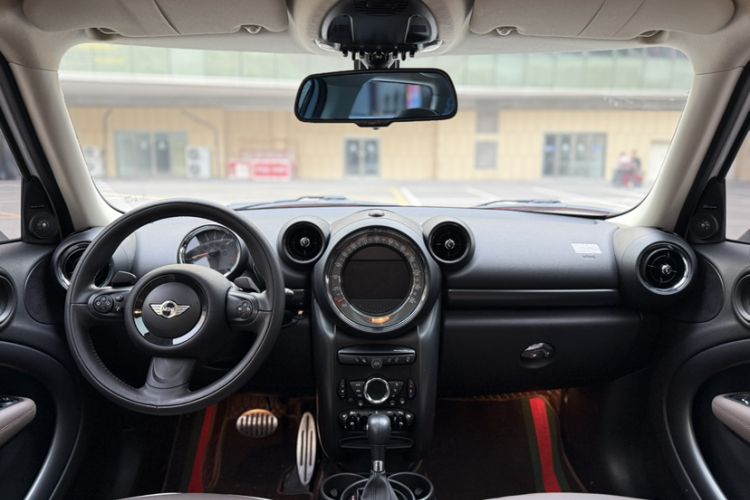 Used MINI Countryman 2014 1.6T COOPER S ALL4 Interior 3