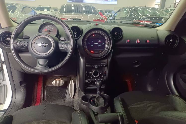 Used MINI Countryman 2014 1.6T COOPER S Interior 3