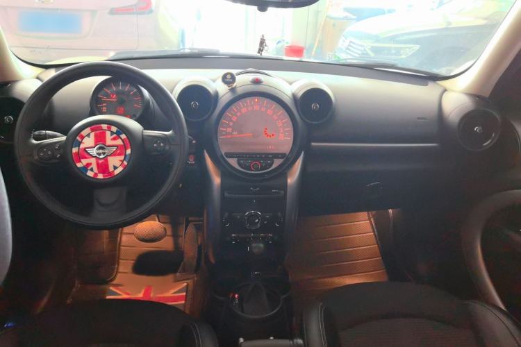 Used MINI Countryman 2014 1.6T COOPER ALL4 Fun Interior 4