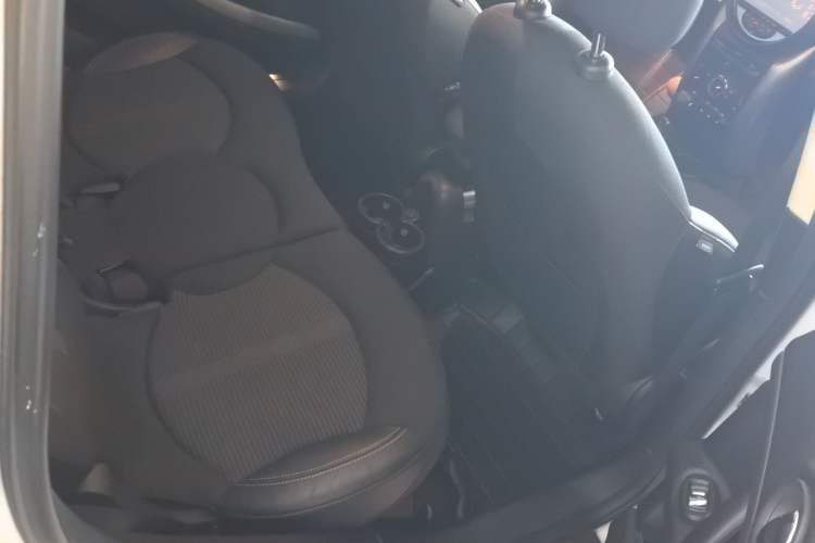 Used MINI Countryman 2014 1.6T COOPER ALL4 Fun Interior 6
