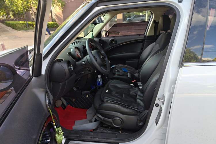 Used MINI Countryman 2014 1.6L COOPER Fun Left Front Seat