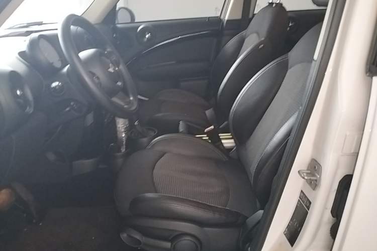 Used MINI Countryman 2014 1.6L COOPER Fun Left Front Seat