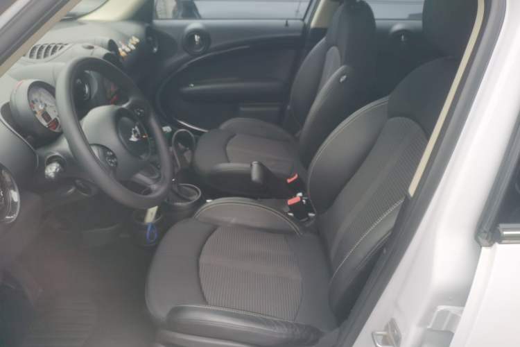 Used MINI Countryman 2014 1.6L COOPER Fun Left Front Seat