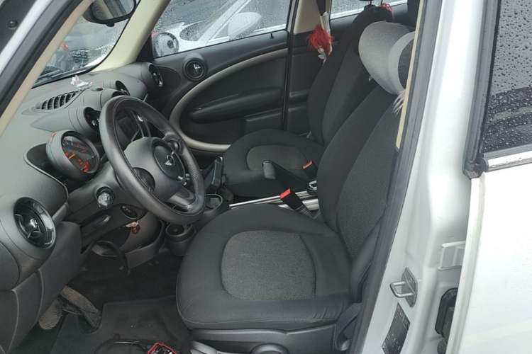 Used MINI Countryman 2014 1.6L ONE Left Front Seat