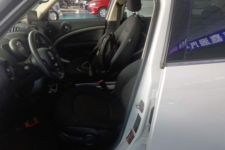 Used MINI Countryman 2014 1.6L ONE Left Front Seat