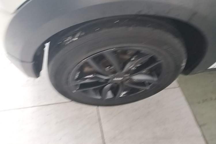 Used MINI Countryman 2014 1.6L COOPER Fun Left Front Wheel Hub