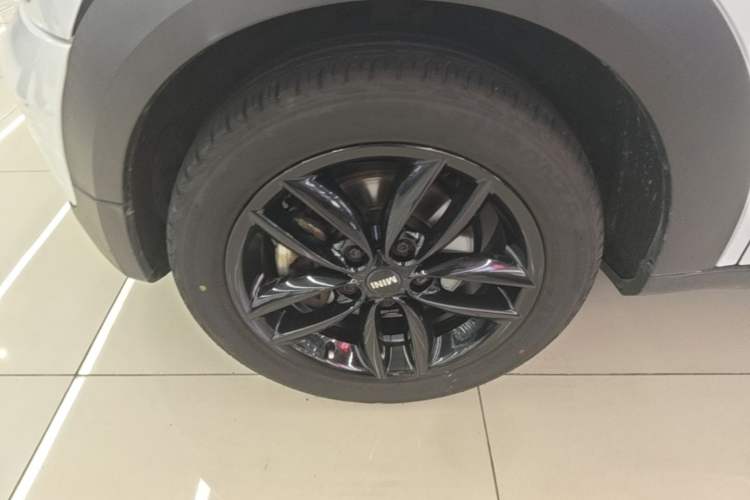 Used MINI Countryman 2014 1.6L COOPER Fun Left Front Wheel Hub