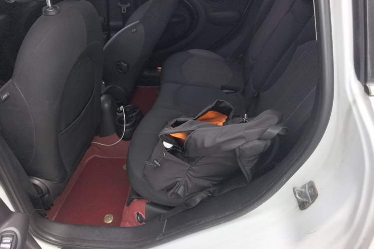 Used MINI Countryman 2014 1.6L COOPER Fun Left Rear Seat