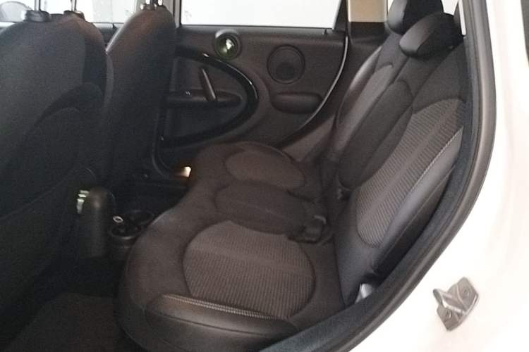 Used MINI Countryman 2014 1.6L COOPER Fun Left Rear Seat