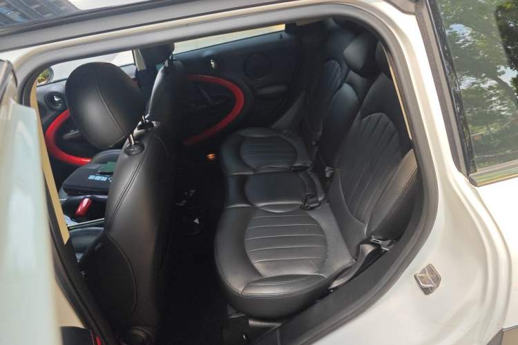 Used MINI Countryman 2014 1.6T COOPER ALL4 Fun Left Rear Seat