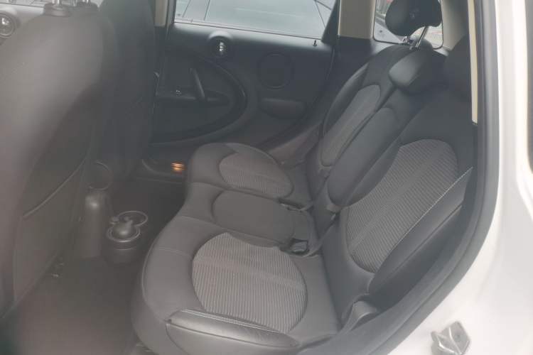 Used MINI Countryman 2014 1.6L COOPER Fun Left Rear Seat