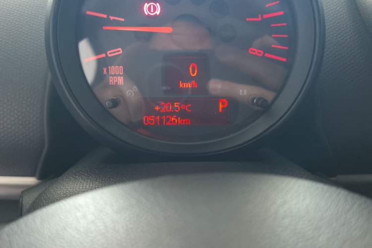 Used MINI Countryman 2014 1.6T COOPER ALL4 Fun Odometer Close Up