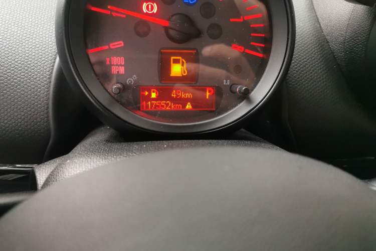 Used MINI Countryman 2014 1.6T COOPER ALL4 Fun Odometer Close Up