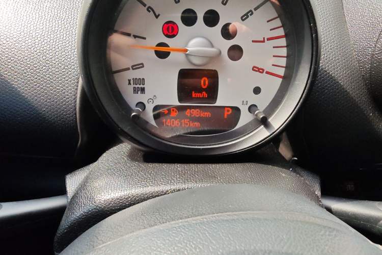 Used MINI Countryman 2014 1.6T COOPER ALL4 Excitement Odometer Close Up