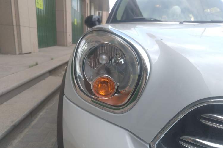Used MINI Countryman 2014 1.6L COOPER Fun Right Front Headlight