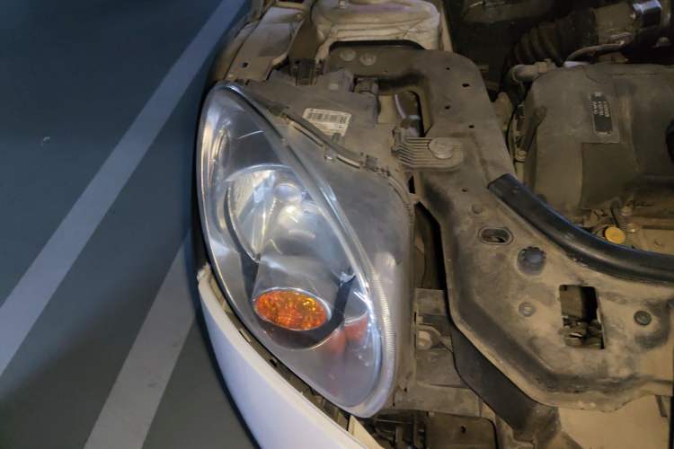 Used MINI Countryman 2014 1.6L COOPER Fun Right Front Headlight
