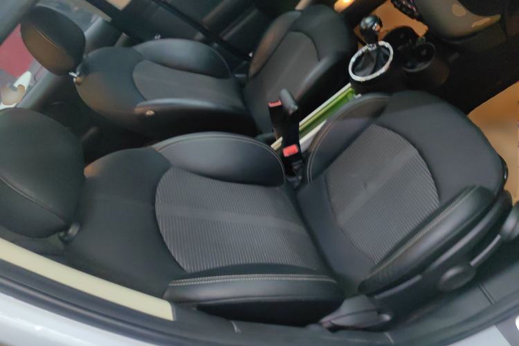 Used MINI Countryman 2014 1.6L COOPER Fun Right Front Seat