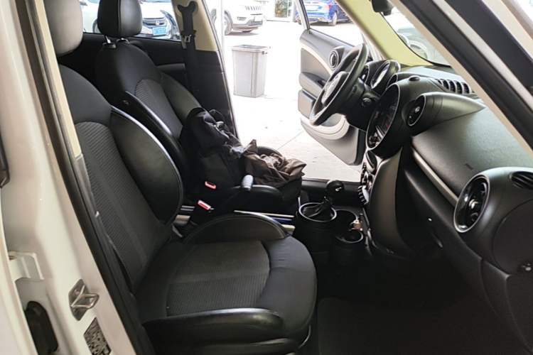 Used MINI Countryman 2014 1.6L COOPER Fun Right Front Seat