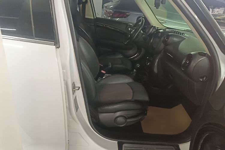 Used MINI Countryman 2014 1.6L COOPER Fun Right Front Seat