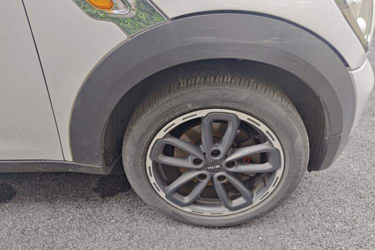 Used MINI Countryman 2014 1.6L COOPER Fun Right Front Wheel Hub