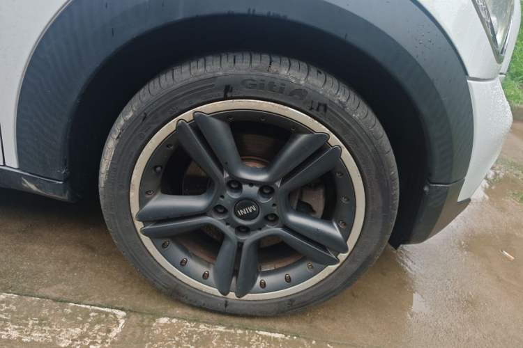 Used MINI Countryman 2014 1.6T COOPER S Right Front Wheel Hub