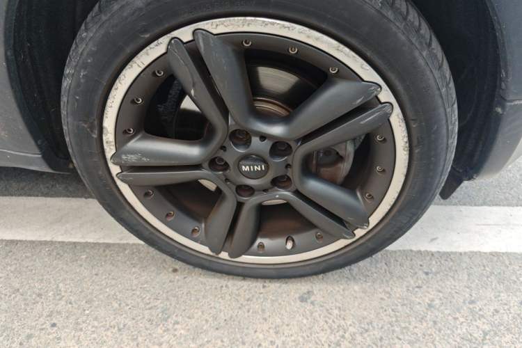 Used MINI Countryman 2014 1.6T COOPER S Right Front Wheel Hub