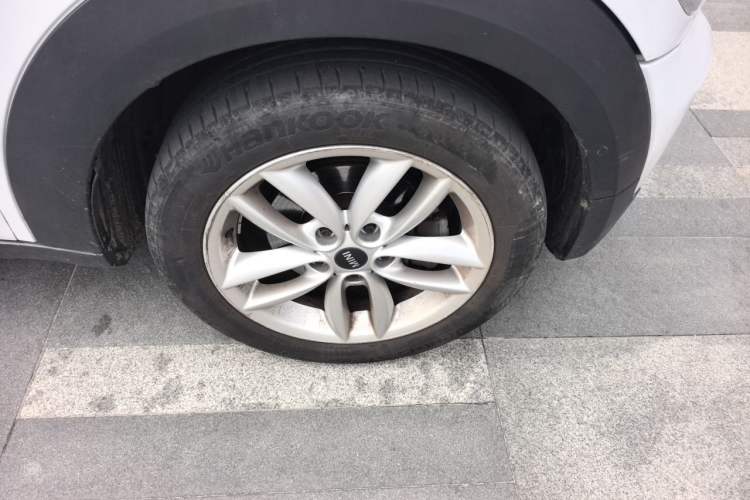 Used MINI Countryman 2014 1.6L COOPER Fun Right Front Wheel Hub
