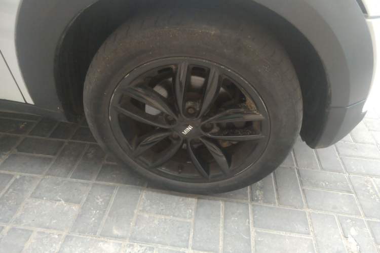 Used MINI Countryman 2014 1.6L COOPER Fun Right Front Wheel Hub