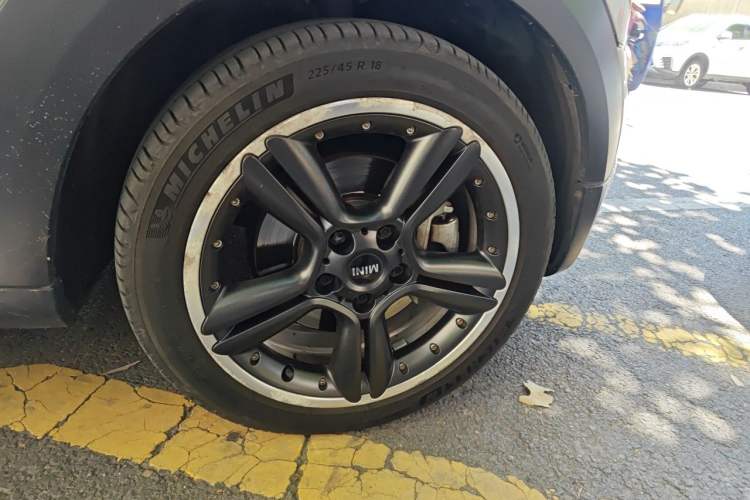Used MINI Countryman 2014 1.6T COOPER S ALL4 Right Front Wheel Hub